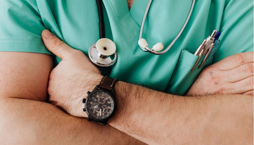 “Dottor Google” vs lo Specialista: come difendere la Medical Reputation nell’era delle recensioni online